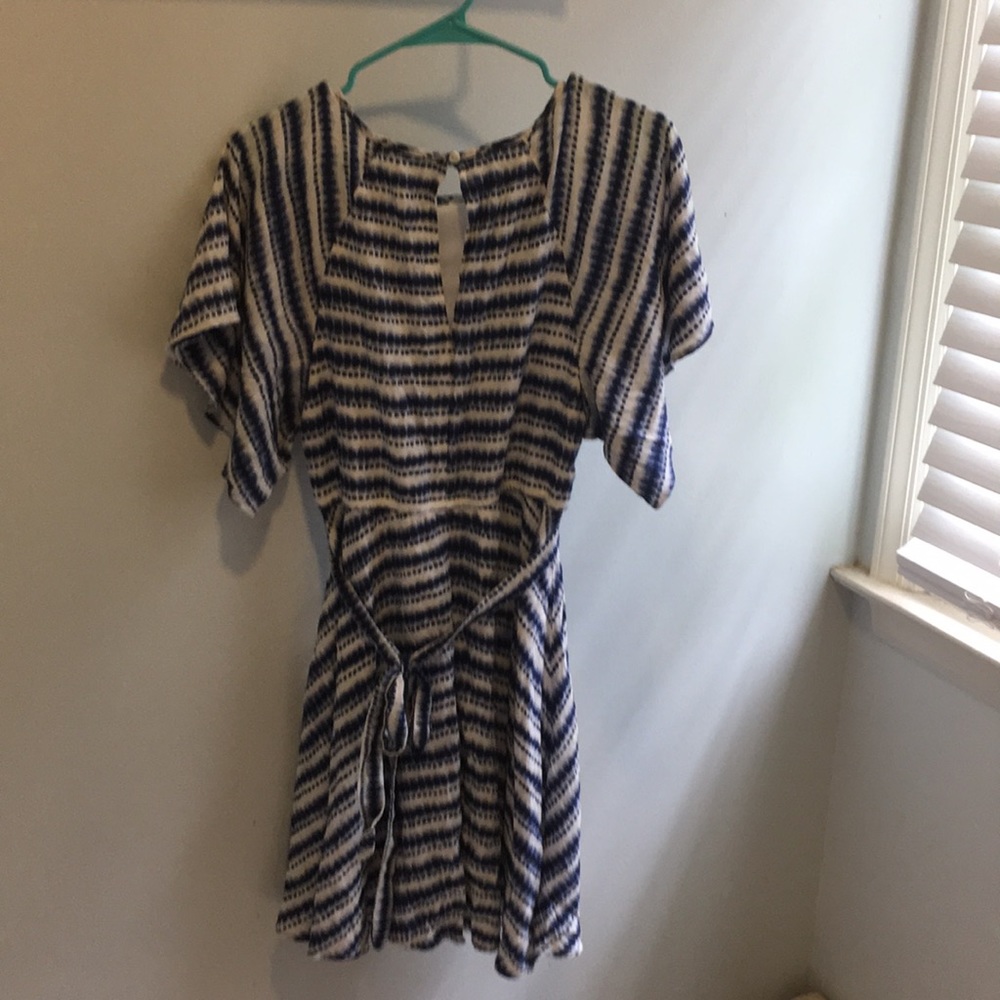 Dress - Picture 3 of 6